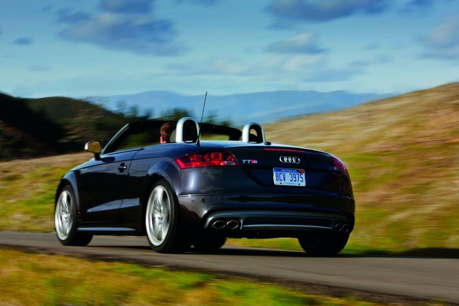  Audi TTS Roadster (8J) 2010 года  (NA) (фото 2 из 15)